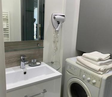 Jean-Medecin Apartment | Intérieurs-Cour