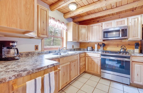 Interlochen Cabin | Interlochen Cabin w/Fireplace - Near State Park!