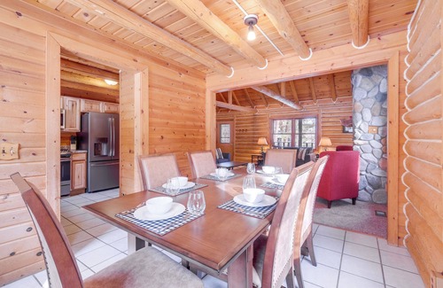 Interlochen Cabin | Interlochen Cabin w/Fireplace - Near State Park!