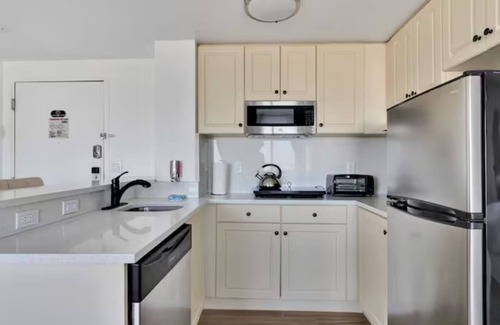 Florida Center Apartment | INTERNATIONAL dr/UNIVERSAL 2 BEDROOMS KING SUITE with free parking