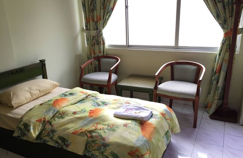 Mukim 13 Paya Terubong Hotel | International House