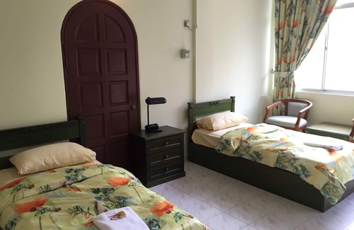 Mukim 13 Paya Terubong Hotel | International House