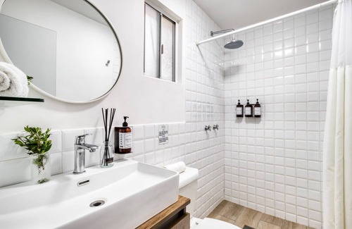 Playa Ensenada Apartment | Intimate Studio Near the Beach: Pool+Jacuzzi+Bikes