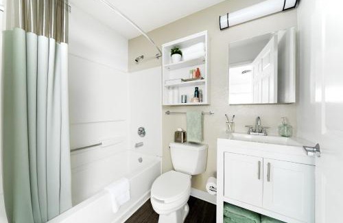 Sheridan Hotel | InTown Suites Extended Stay Denver - Englewood