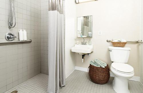 Sheridan Hotel | InTown Suites Extended Stay Denver - Englewood