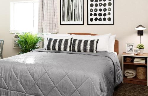 Hampton Hotel | Intown Suites Extended Stay Select Hampton VA