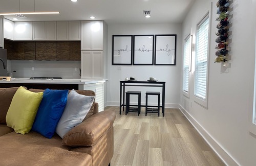 Spanish Town Historic District House | Introducing "ElevateVR Living" Your New Baton Rouge 3 Story Retreat Sleeps 14 n