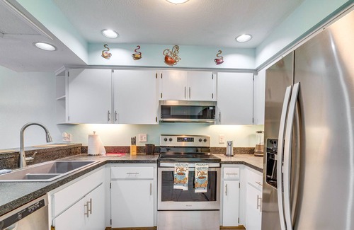 Inverness House | Inverness Retreat w/Porch & Community Pool!