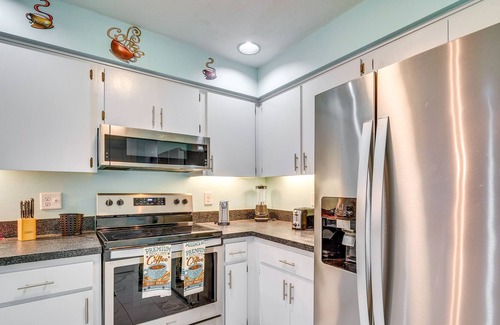 Inverness House | Inverness Retreat w/Porch & Community Pool!