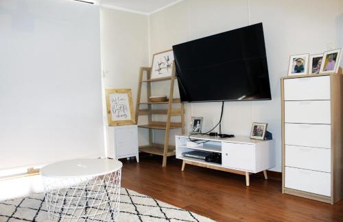 Kingscote Apartment | Investigator Beach Breeze Apartments U2