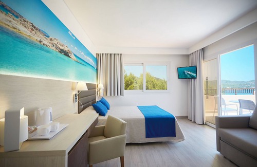 Es Figueral Beach Hotel | Invisa Hotel Club Cala Blanca