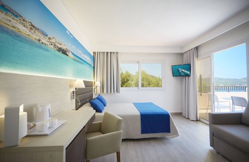 Santa Eulalia del Rio Hotel | Invisa Hotel Club Cala Verde