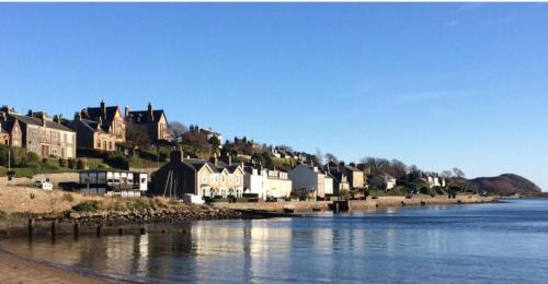 Campbeltown Apartment | Inviting 1-Bed Apartment in Campbeltown Loch views