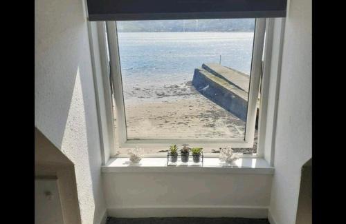 Campbeltown Apartment | Inviting 1-Bed Apartment in Campbeltown Loch views