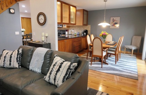 Littleton House | Inviting 3-bedroom townhome in tranquil Centennial. Discount for 1-3 month stays