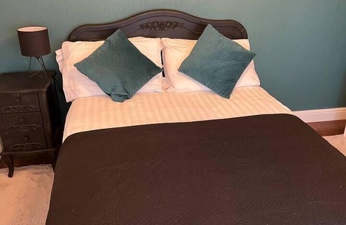 Jesmond Apartment | Inviting 3-Bed Apartment in Newcastle upon Tyne