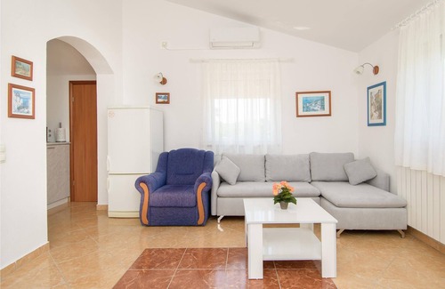 Stranici kod Nove Vasi Apartment | Inviting apartment with shared pool for a great vacation.