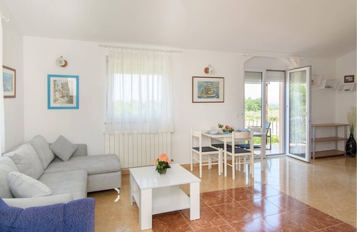 Stranici kod Nove Vasi Apartment | Inviting apartment with shared pool for a great vacation.
