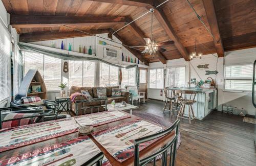 Kimberling City House | Inviting Cabin about 11 Mi to Silverdollar City