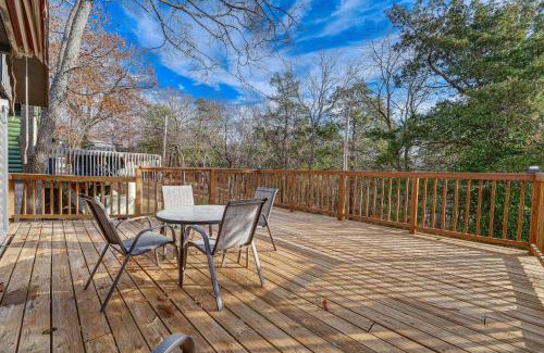 Kimberling City House | Inviting Cabin about 11 Mi to Silverdollar City