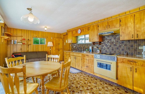 Lake Township House | Inviting home w/free cable and full kitchen - right on the lake