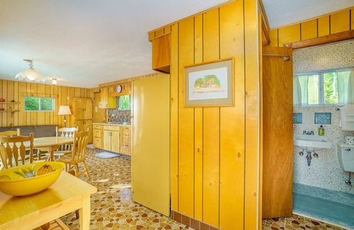 Lake Township House | Inviting home w/free cable and full kitchen - right on the lake
