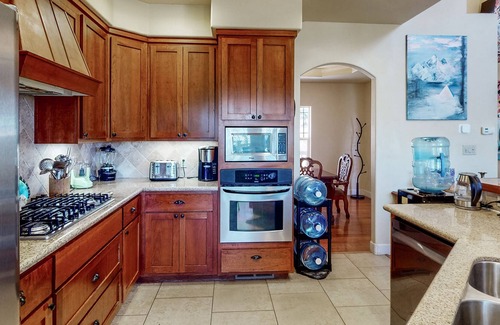 Rough and Ready House | Inviting home with balcony, fireplace, full kitchen, & washer/dryer