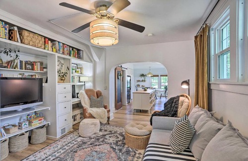 Apple Creek House | Inviting Home with Pergola Near Amish Country!