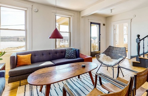 Wiscasset House | Inviting home with river view, bikes, fast WiFi, central AC, & W/D