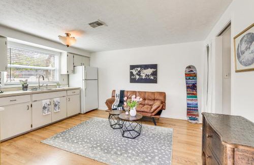 South Sarasota House | Inviting Sarasota Cottage 5 Mi to Beach Access!