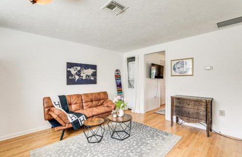 South Sarasota House | Inviting Sarasota Cottage 5 Mi to Beach Access!