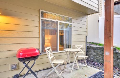 Hazel Dell Apartment | Inviting Studio with Patio, 15 Mi to Portland!