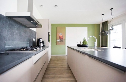 Voorthuizen Villa | Inviting Villa in Voorthuizen with Garden