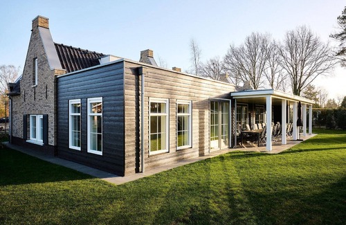 Voorthuizen Villa | Inviting Villa in Voorthuizen with Garden