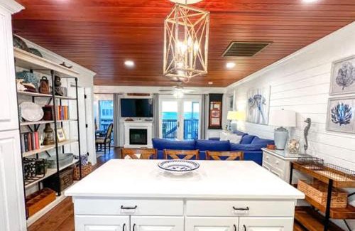 Indian Pass House | IP Beach House-Indian Pass Family Vacation home -Sleeps 8 Elevator- Pet Friendly-Ice Machine - Southern Coast Vacation Properties