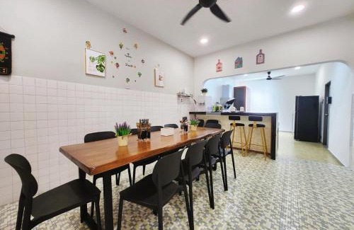 Ipoh House | Ipoh town7br5bath 25 pax pool table mahjong karaok