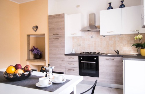 Garda House | IRIS apartment - 200 meters from the lake and from the town center