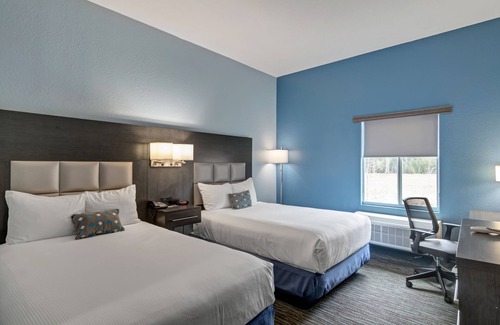 Garden City Hotel | Iris Garden Inn