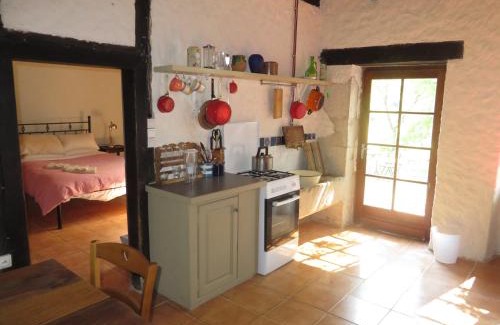 Gardonne Apartment | Iris Meadow Cottage