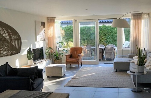Westenschouwen Villa | Irisweg 1 ruime villa for a high-quality vacation