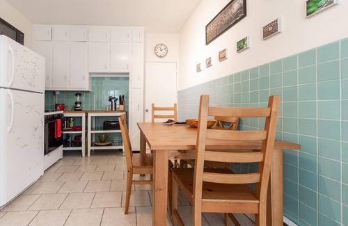 Ironbound District House | Ironbound Oasis: Urban Retreat Near NYC