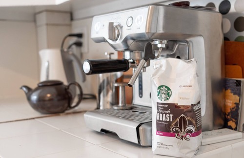 Ironbound District House | Ironbound Oasis: Urban Retreat Near NYC