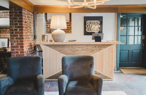 Fredericksburg Bed & Breakfast | Ironclad Inn and Bourbon Room