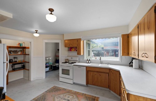 Garden District Apartment | Ironman Bike Route! Hot Tub+Prime DownTwn Location