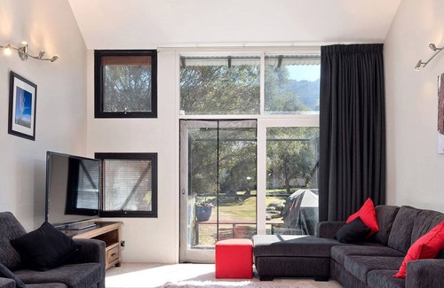 Thredbo Ski Chalet | Ironmongie 2 - Woodridge