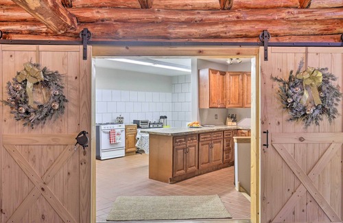 Ironwood Cabin | Ironwood 'Superior Home' ~ 4 Mi to Big Powderhorn!