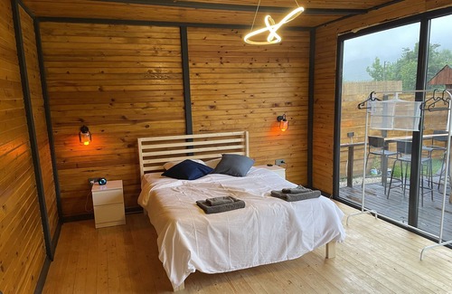 Sapanca House | Isıtmalı havuzu şömine başında jakuzi ile tatilin keyfini çıkarmak isteyenlere