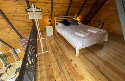 Sapanca House | Isıtmalı havuzu şömine başında jakuzi ile tatilin keyfini çıkarmak isteyenlere