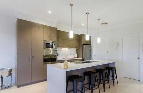 Nangkita House | Isla Bonita - Pet Friendly - Not Fully Fenced