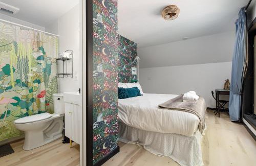Traverse City House | Isla Fern - Modern Cabin Retreat at Sleeping Bear Dunes